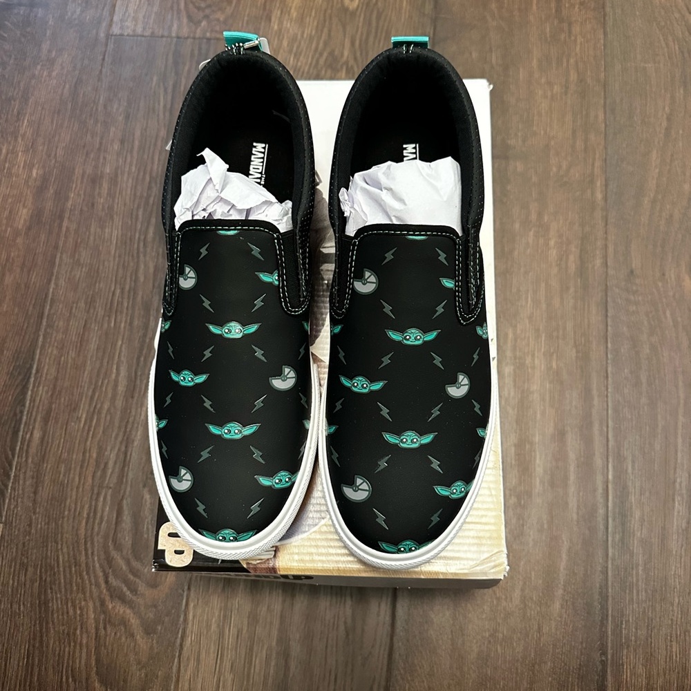 Men’s Grogu Slip-On Shoes Size:10